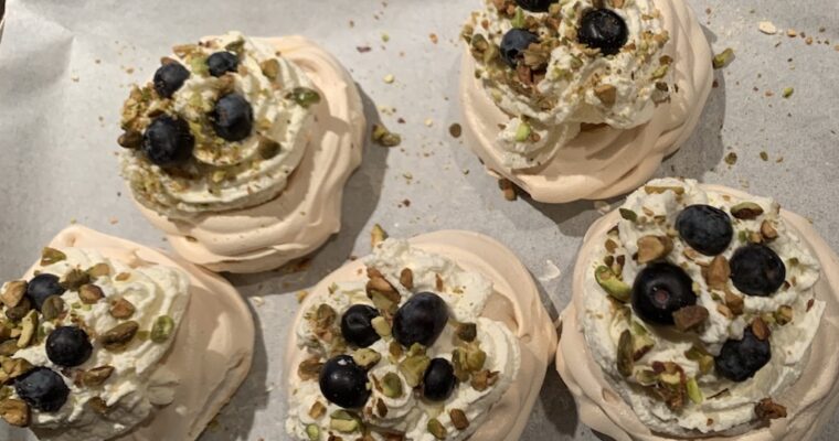 Perfect Mini Pavlovas